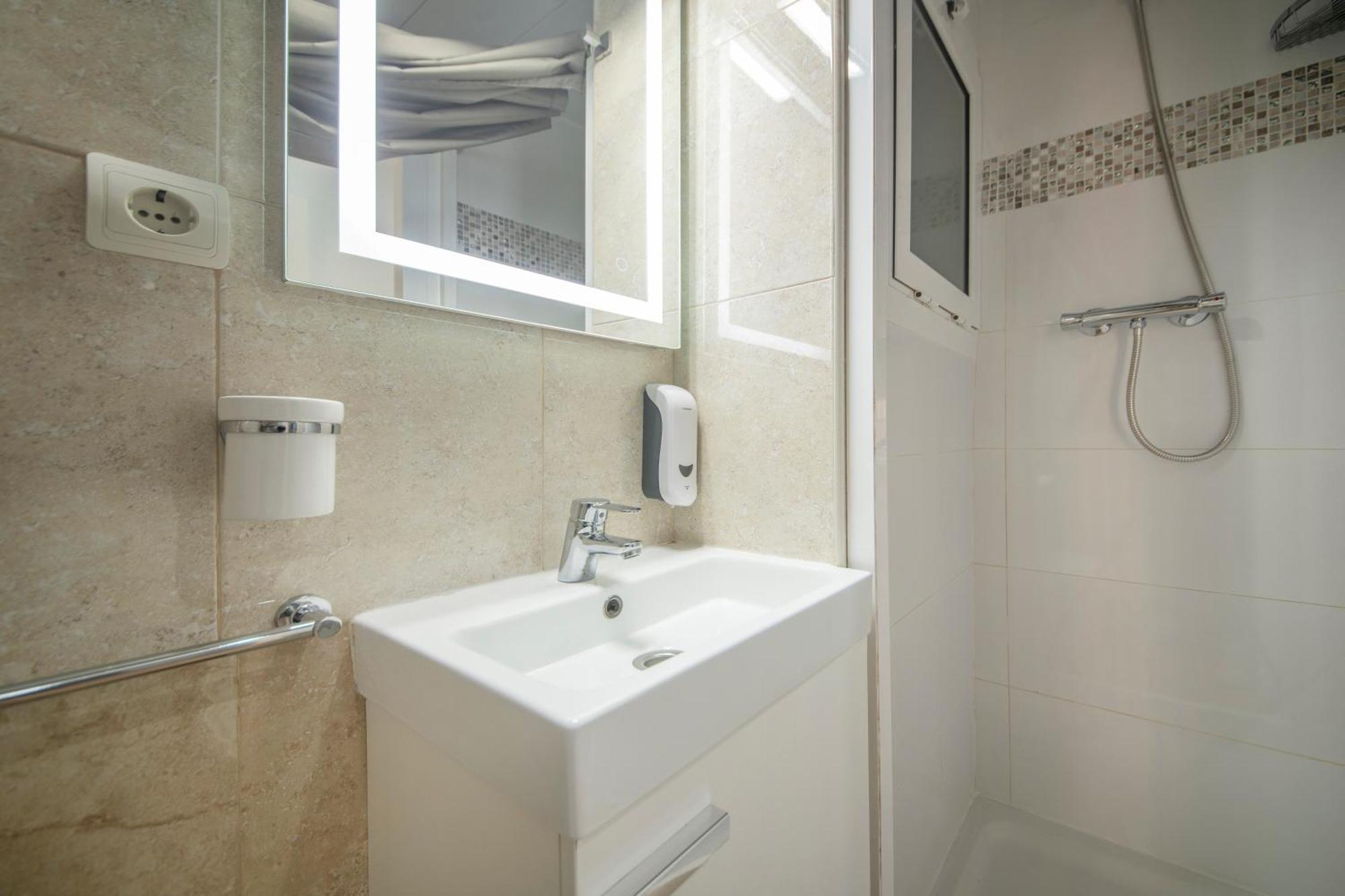 Apartamento A 100 Metros De La Playa ปิเนดาเดมาร์ ภายนอก รูปภาพ